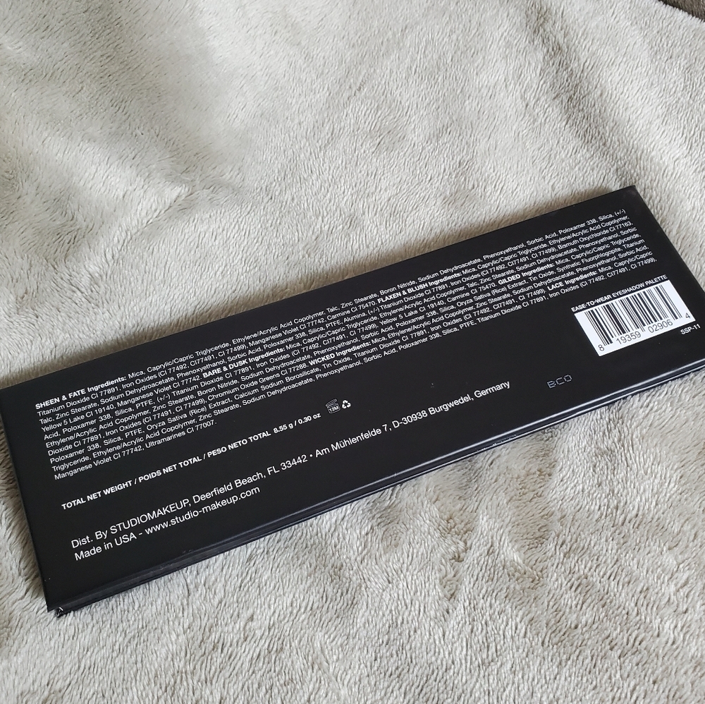 NIB StudioMakeup Eyeshadow Pallette - Picture 2 of 4